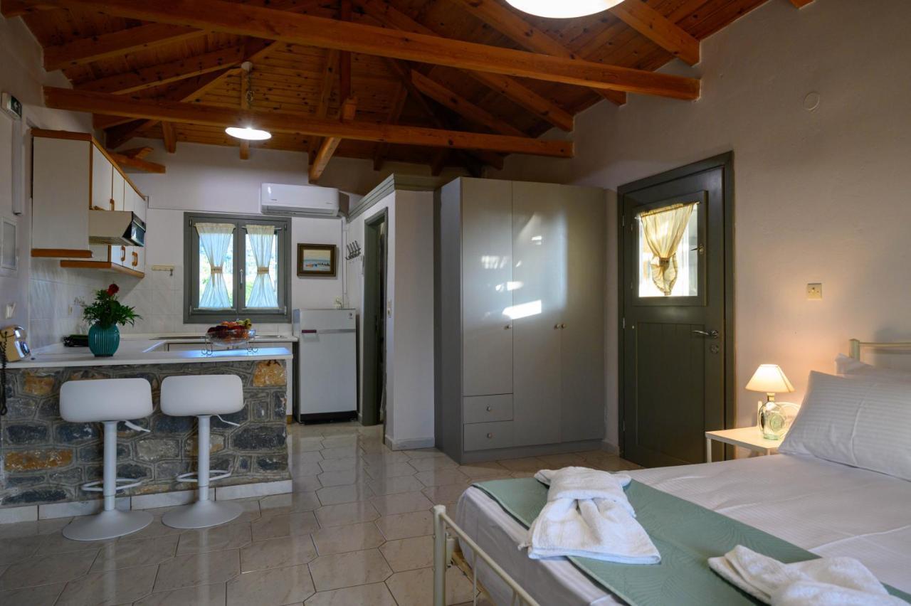 Σελήνη Appartement Kotronion  Buitenkant foto