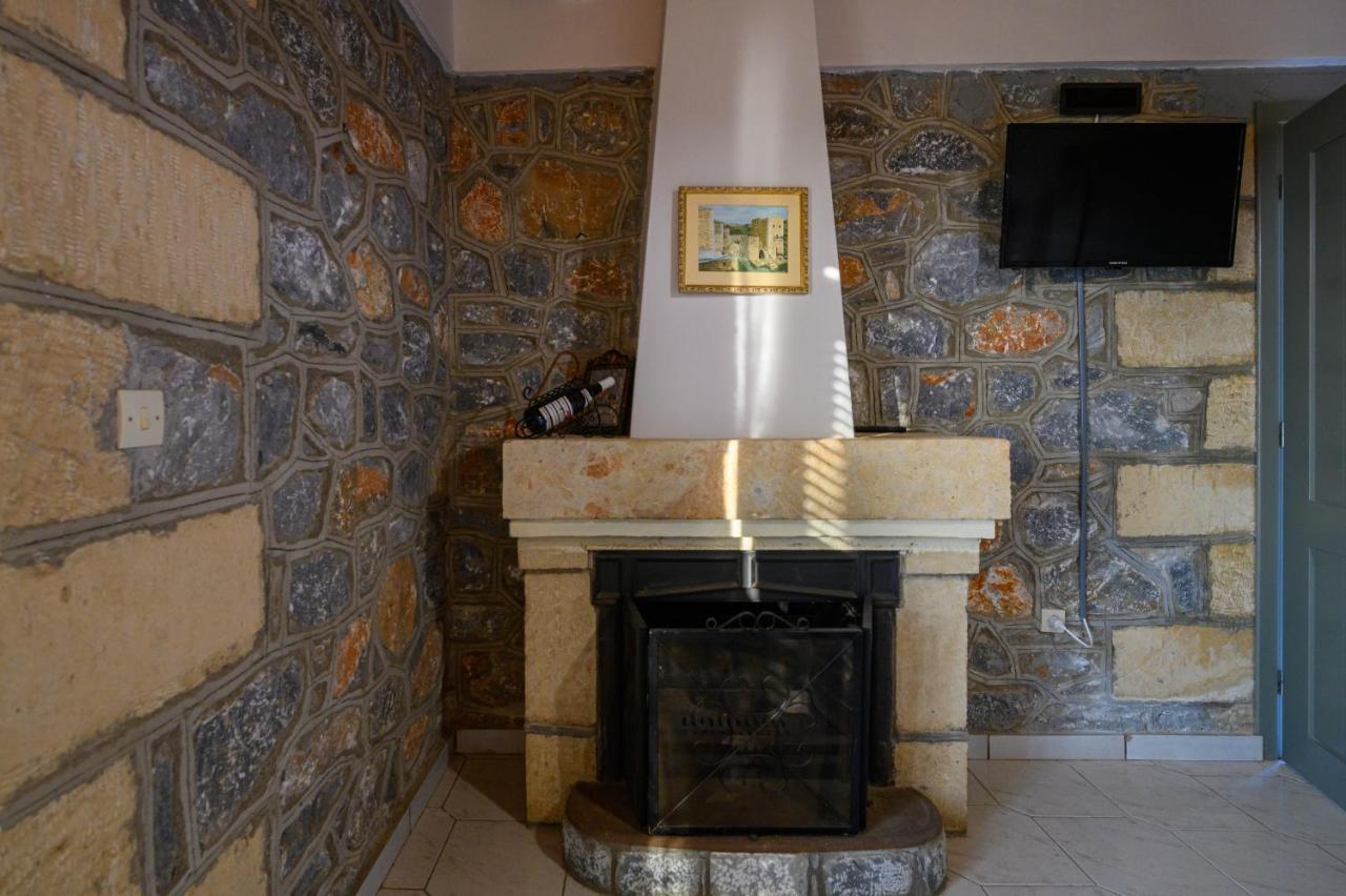 Σελήνη Appartement Kotronion  Buitenkant foto